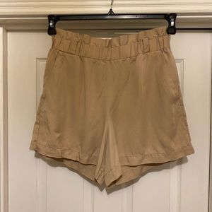 New York & Company Gabrielle Union. Women’s khaki shorts. Size 10